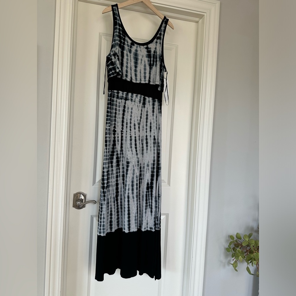 NWT Kensie MAXI dress FOG MELANGE COMBO Women Size Med BLACK BLUE WHITE GRAY